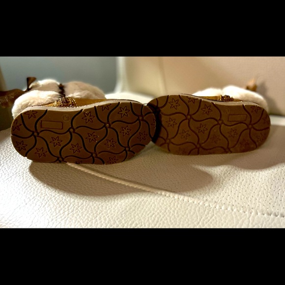 (Toddler) Cat & Jack & Olive Eddie Faux Fur Boots (NWOT), Size 5M (2 Pair): $20 - Picture 16 of 16